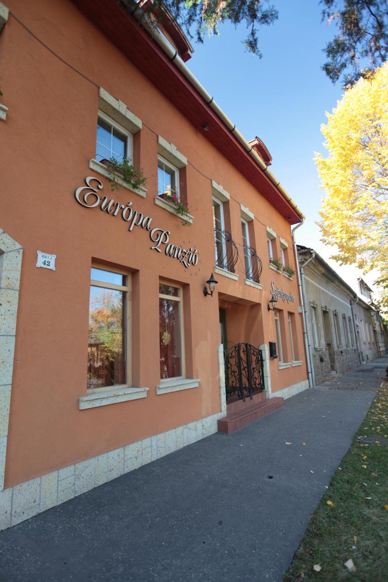Europa Panzio Bed & Breakfast Eğri Dış mekan fotoğraf